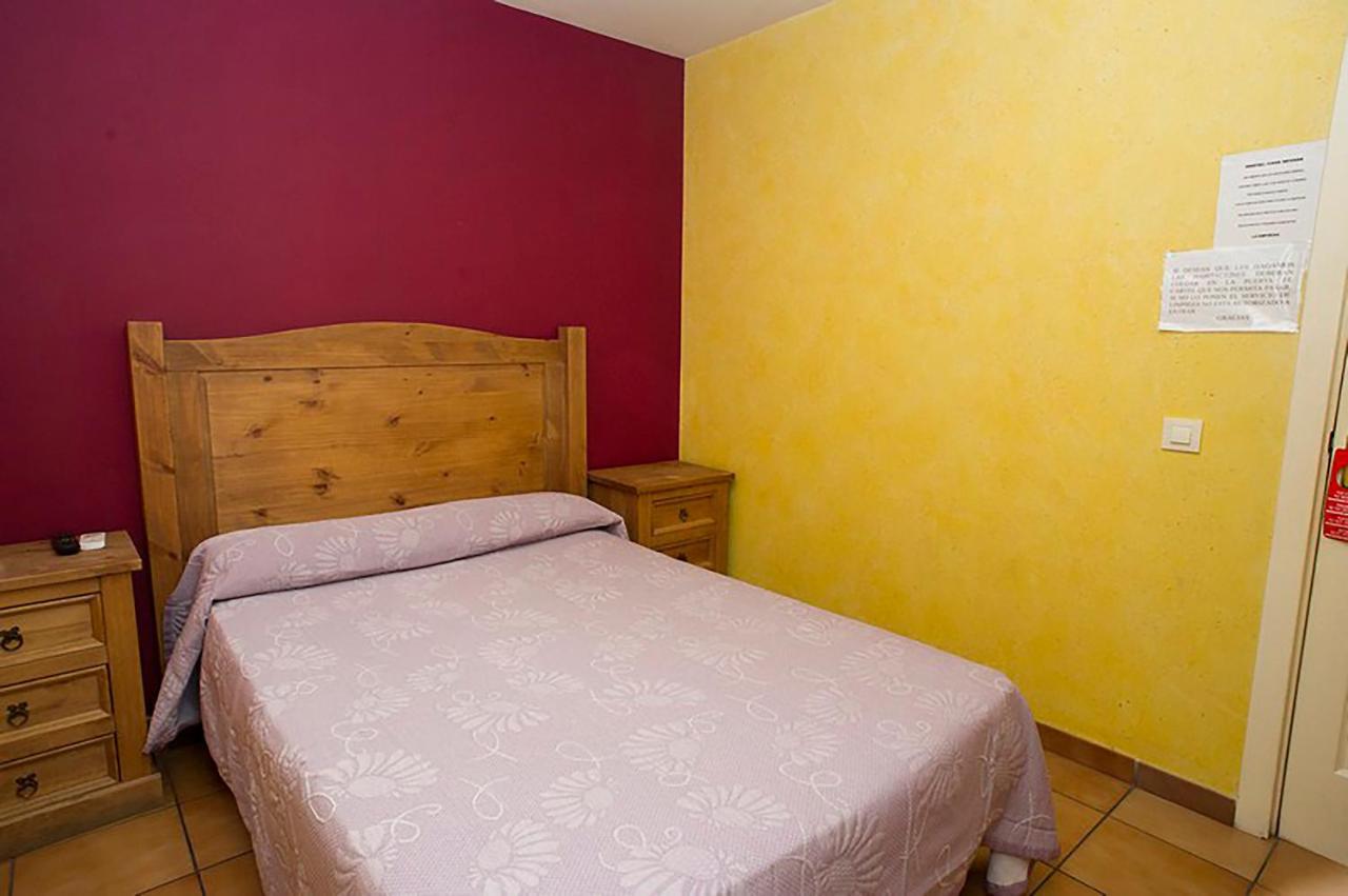 Hostal Velarde Talavera de la Reina Eksteriør bilde